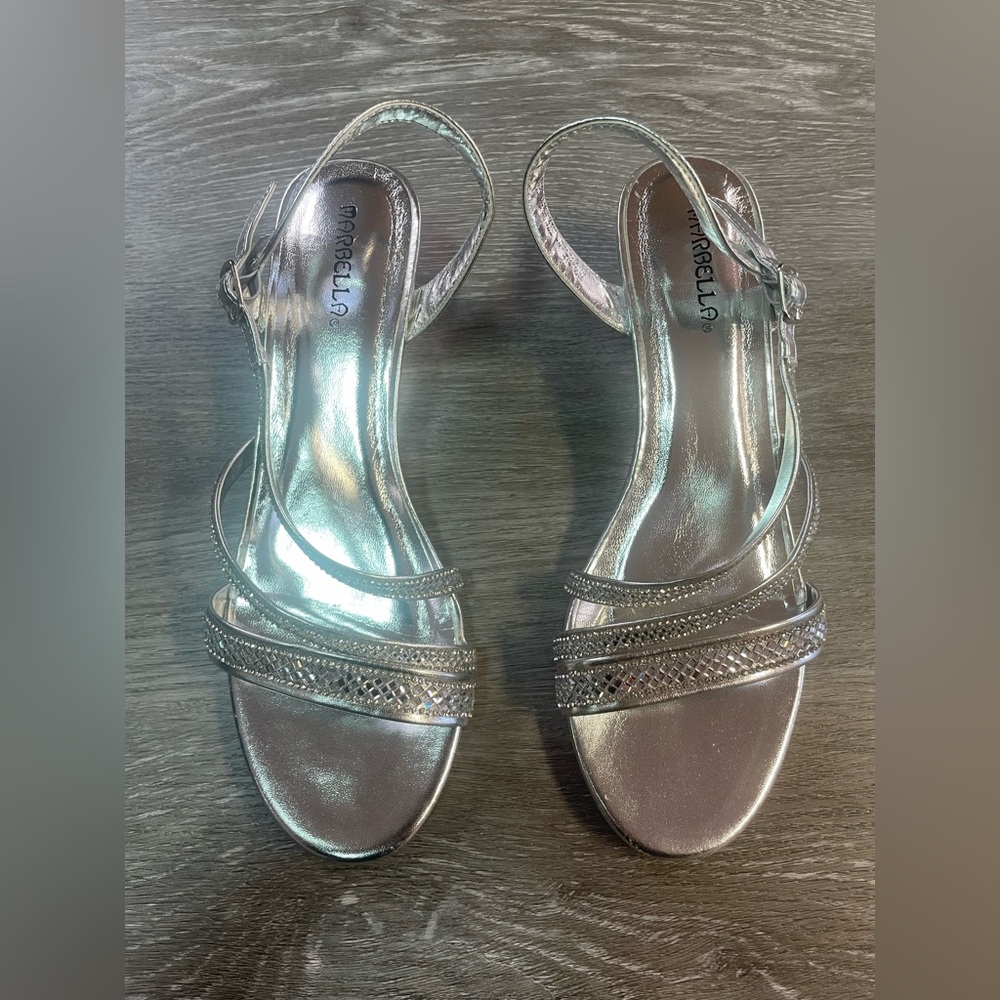 Elegant Silver Women's Sandals - Picture 2 of 9